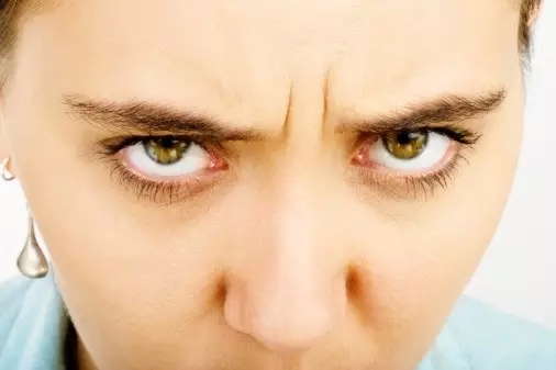 玻尿酸填充眉间纹的优势