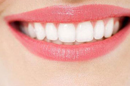 牙齿比较黄用什么方法可以有效的美白